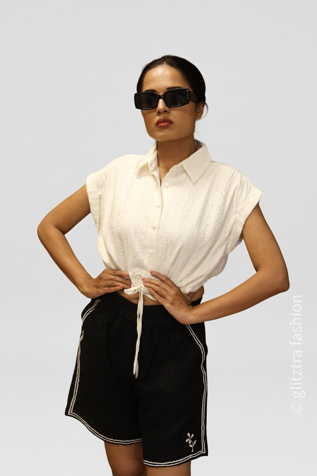 Chic Cotton Eyelet Tie-Hem Shirt